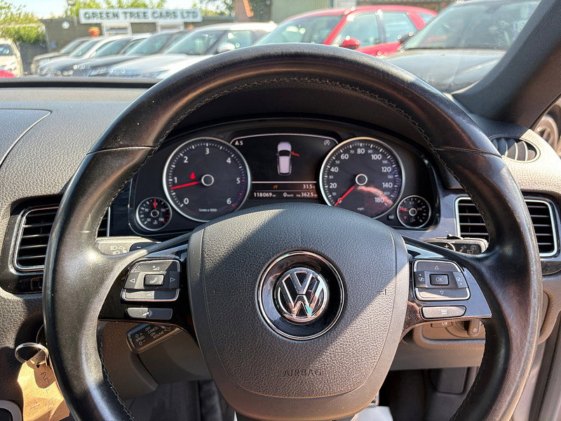 Volkswagen Touareg 3.0 TDI V6 BlueMotion Tech Altitude SUV 5dr Diesel Tiptronic 4WD Euro 5 (s/s) (204 ps) 5dr Automatic 2026