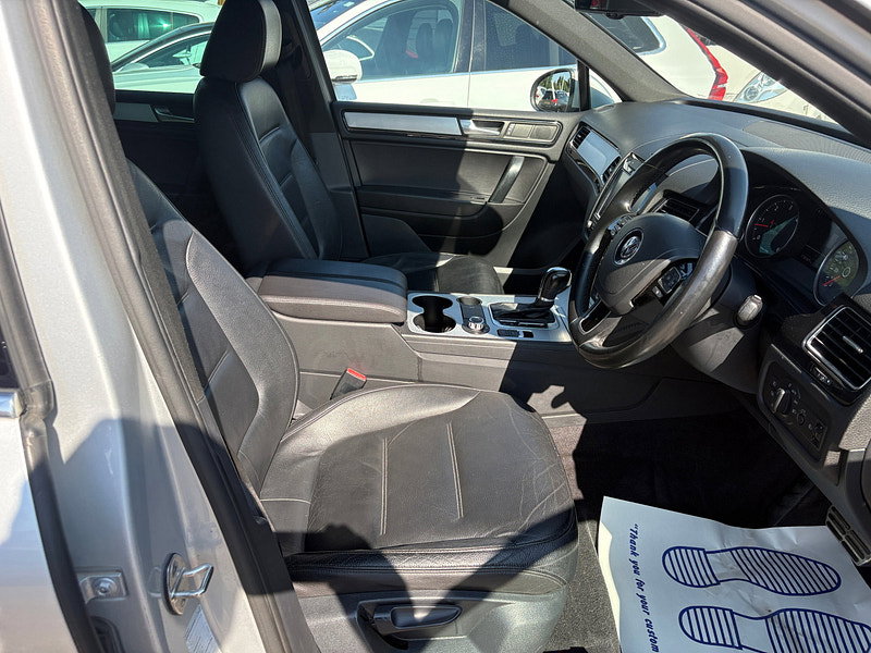 Volkswagen Touareg 3.0 TDI V6 BlueMotion Tech Altitude SUV 5dr Diesel Tiptronic 4WD Euro 5 (s/s) (204 ps) 5dr Automatic 2026