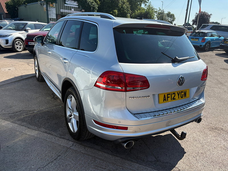 Volkswagen Touareg 3.0 TDI V6 BlueMotion Tech Altitude SUV 5dr Diesel Tiptronic 4WD Euro 5 (s/s) (204 ps) 5dr Automatic 2026