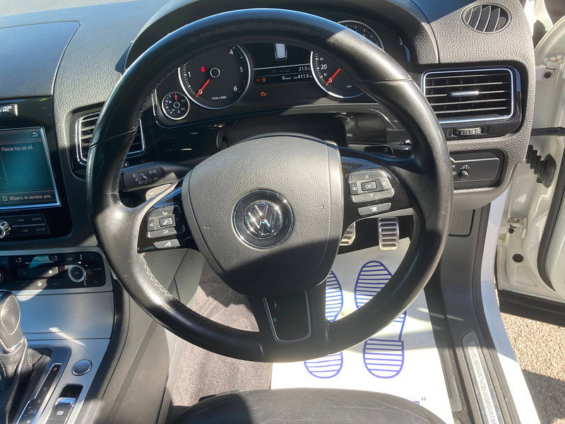 Volkswagen Touareg 3.0 TDI V6 BlueMotion Tech R-Line SUV 5dr Diesel Tiptronic 4WD Euro 5 (s/s) (245 ps) 5dr Automatic 2026