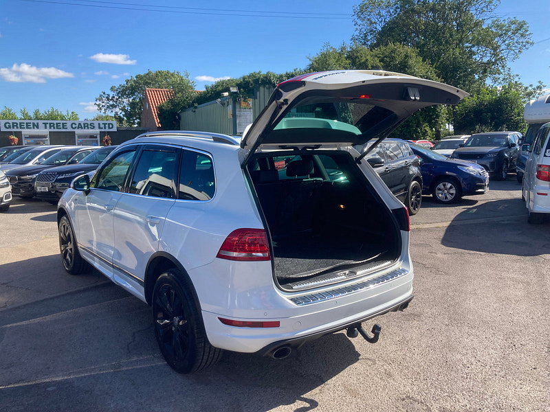 Volkswagen Touareg 3.0 TDI V6 BlueMotion Tech R-Line SUV 5dr Diesel Tiptronic 4WD Euro 5 (s/s) (245 ps) 5dr Automatic 2026