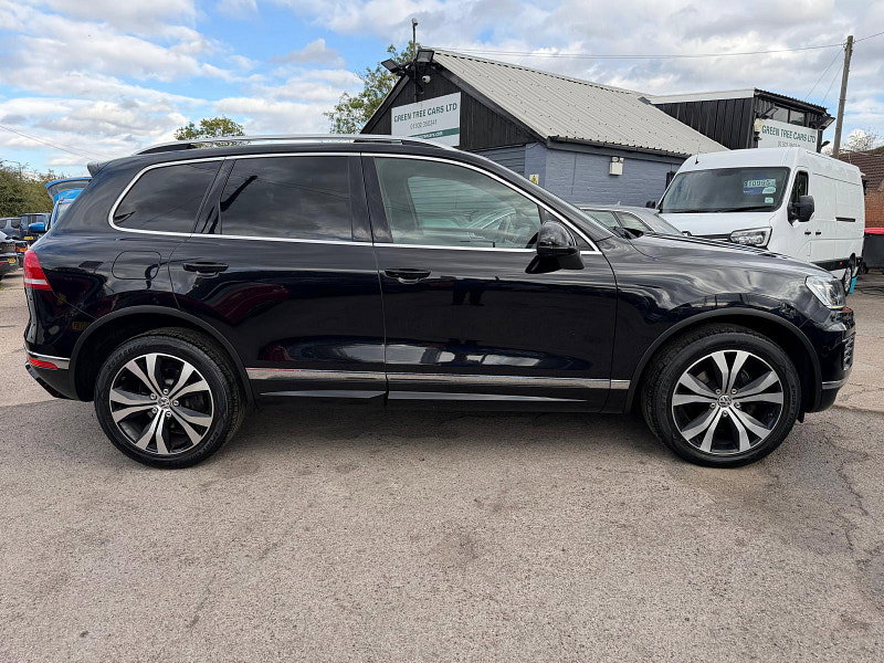 Volkswagen Touareg 3.0 TDI V6 BlueMotion Tech R-Line SUV 5dr Diesel Tiptronic 4WD Euro 6 (s/s) (262 ps) 5dr Automatic 2026
