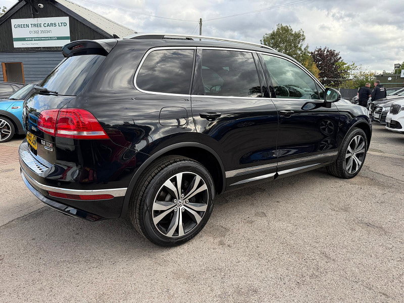 Volkswagen Touareg 3.0 TDI V6 BlueMotion Tech R-Line SUV 5dr Diesel Tiptronic 4WD Euro 6 (s/s) (262 ps) 5dr Automatic 2026