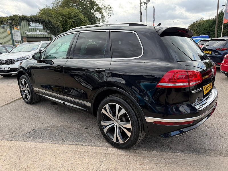 Volkswagen Touareg 3.0 TDI V6 BlueMotion Tech R-Line SUV 5dr Diesel Tiptronic 4WD Euro 6 (s/s) (262 ps) 5dr Automatic 2026