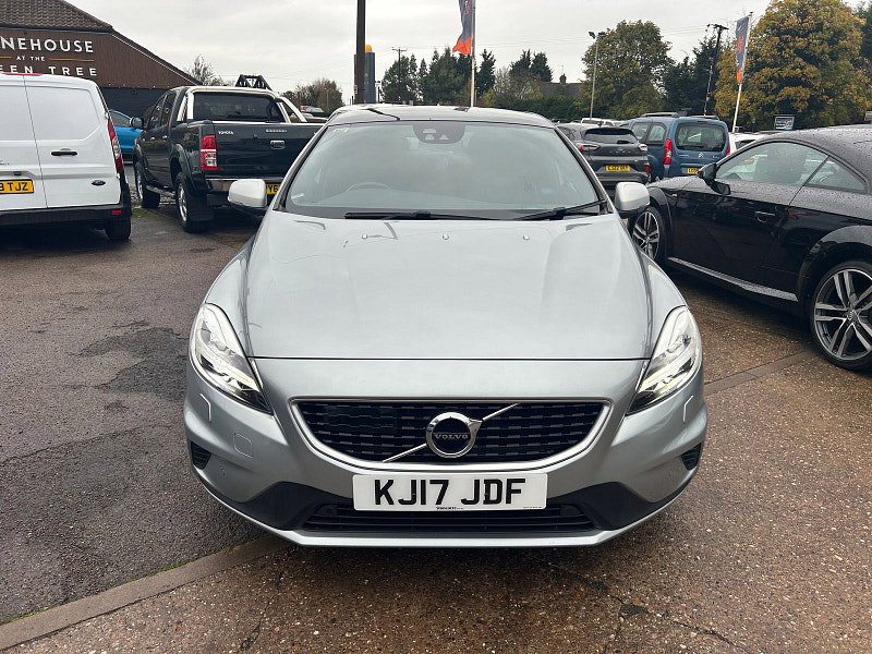 Volvo V40 1.5 T2 R-Design Pro Hatchback 5dr Petrol Auto Euro 6 (s/s) (122 ps) 5dr Automatic 2026