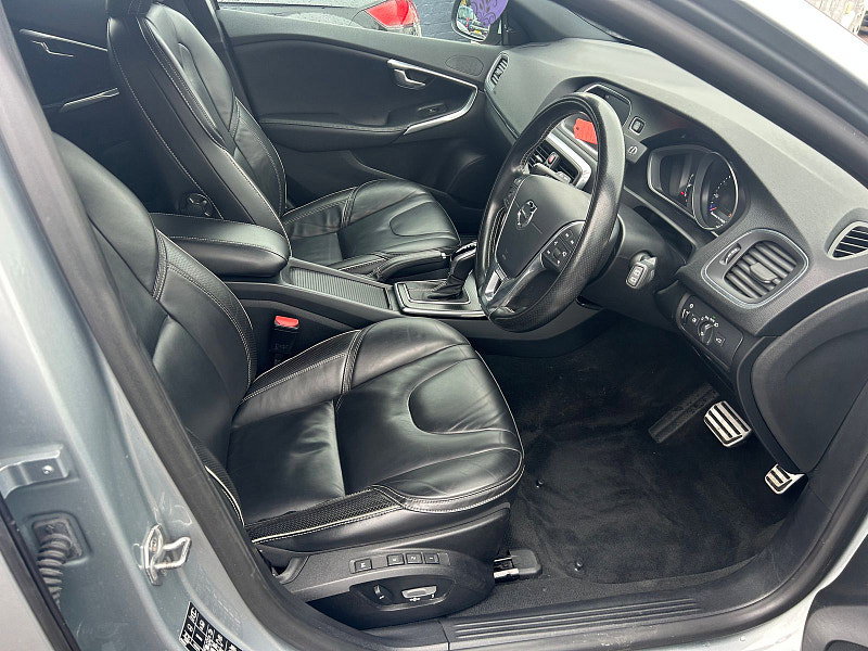 Volvo V40 1.5 T2 R-Design Pro Hatchback 5dr Petrol Auto Euro 6 (s/s) (122 ps) 5dr Automatic 2026