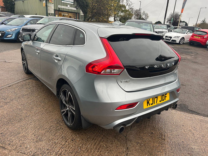 Volvo V40 1.5 T2 R-Design Pro Hatchback 5dr Petrol Auto Euro 6 (s/s) (122 ps) 5dr Automatic 2026
