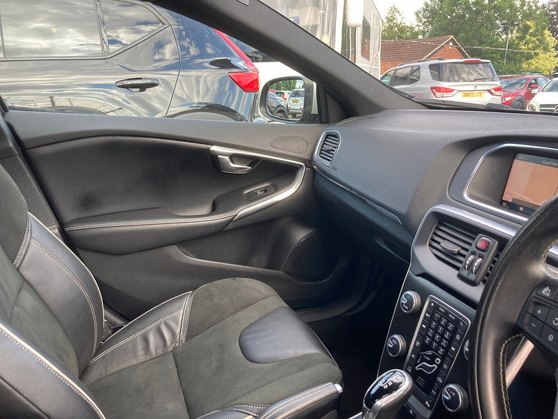 Volvo V40 1.5 T3 R-Design Nav Plus Hatchback 5dr Petrol Auto Euro 6 (s/s) (152 ps) 5dr Automatic 2026