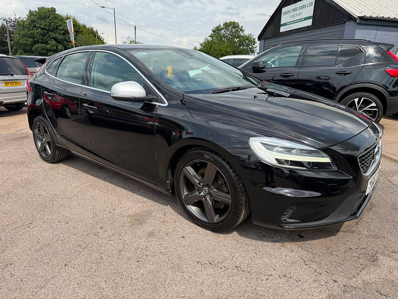 Volvo V40 2.0 T2 R-Design Hatchback 5dr Petrol Manual Euro 6 (s/s) (122 ps) 5dr Manual 2026