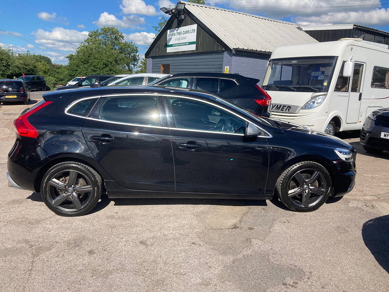 Volvo V40 2.0 T2 R-Design Hatchback 5dr Petrol Manual Euro 6 (s/s) (122 ps) 5dr Manual 2026