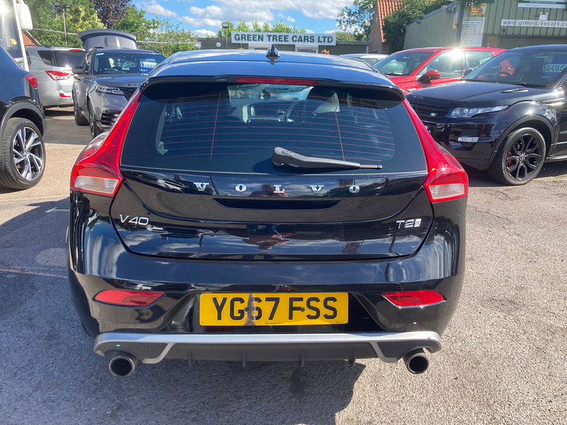 Volvo V40 2.0 T2 R-Design Hatchback 5dr Petrol Manual Euro 6 (s/s) (122 ps) 5dr Manual 2026