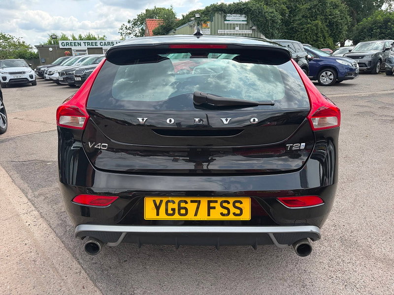 Volvo V40 2.0 T2 R-Design Hatchback 5dr Petrol Manual Euro 6 (s/s) (122 ps) 5dr Manual 2026