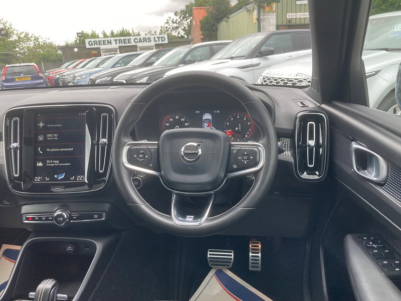Volvo XC40 2.0 T4 R-Design SUV 5dr Petrol Auto Euro 6 (s/s) (190 ps) 5dr Automatic 2026