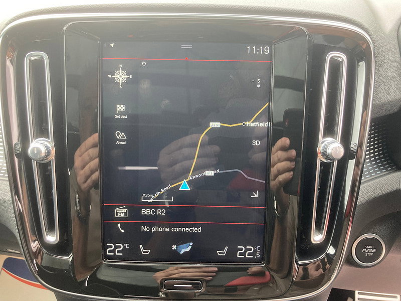 Volvo XC40 2.0 T4 R-Design SUV 5dr Petrol Auto Euro 6 (s/s) (190 ps) 5dr Automatic 2026