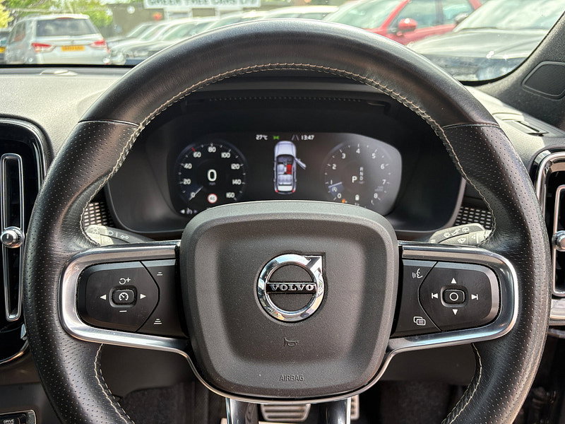 Volvo XC40 2.0 B4 MHEV R-Design Pro SUV 5dr Petrol Hybrid Auto Euro 6 (s/s) (197 ps) 5dr Automatic 2026