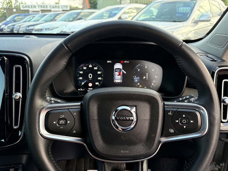 Volvo XC40 2.0 D3 Inscription SUV 5dr Diesel Auto Euro 6 (s/s) (150 ps) 5dr Automatic 2026