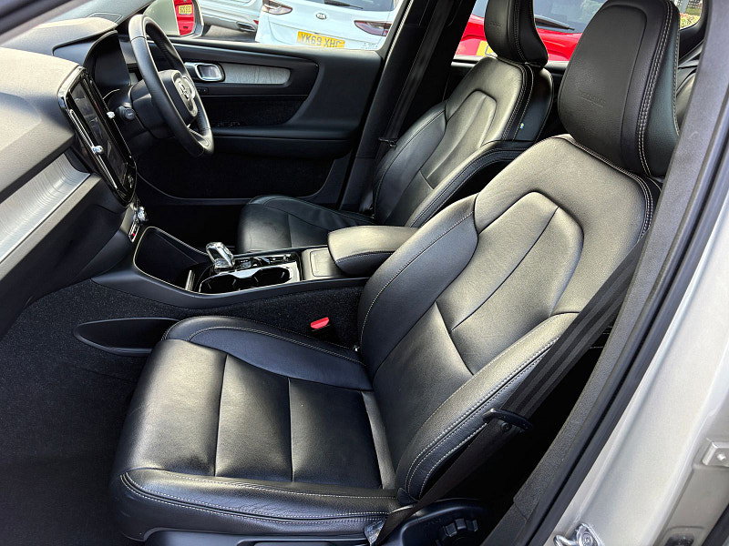 Volvo XC40 2.0 D3 Inscription SUV 5dr Diesel Auto Euro 6 (s/s) (150 ps) 5dr Automatic 2026