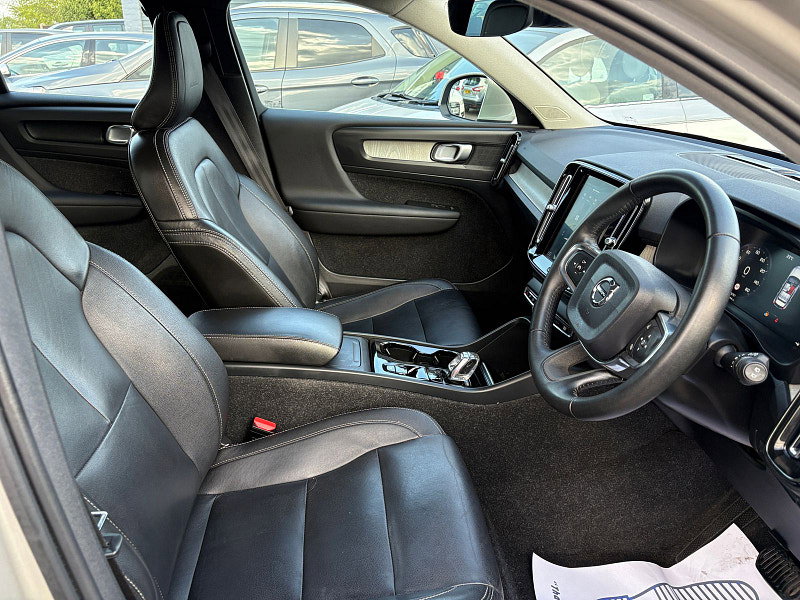 Volvo XC40 2.0 D3 Inscription SUV 5dr Diesel Auto Euro 6 (s/s) (150 ps) 5dr Automatic 2026