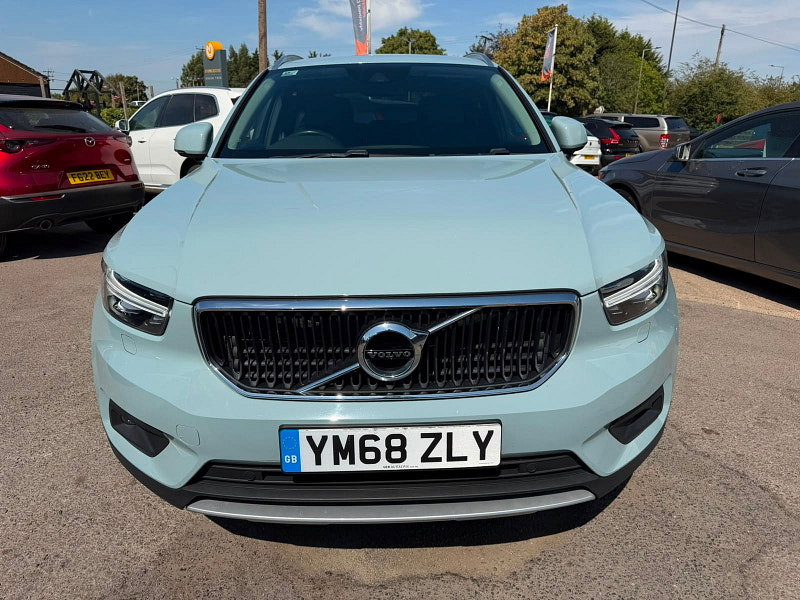 Volvo XC40 2.0 D3 Momentum Pro SUV 5dr Diesel Manual Euro 6 (s/s) (150 ps) 5dr Manual 2026