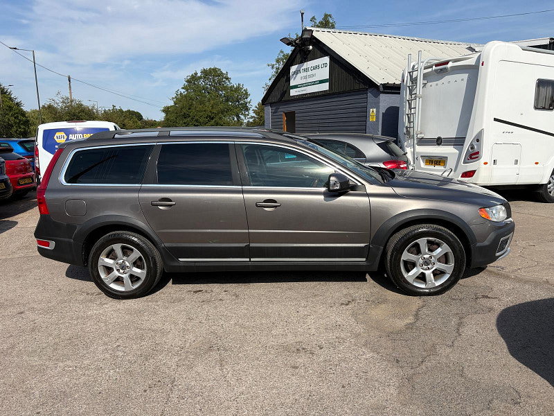 Volvo XC70 2.4 D5 SE Lux Estate 5dr Diesel Geartronic AWD Euro 5 (205 ps) 5dr Automatic 2026