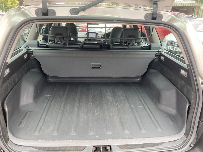 Volvo XC70 2.4 D5 SE Lux Estate 5dr Diesel Geartronic AWD Euro 5 (215 ps) 5dr Automatic 2026