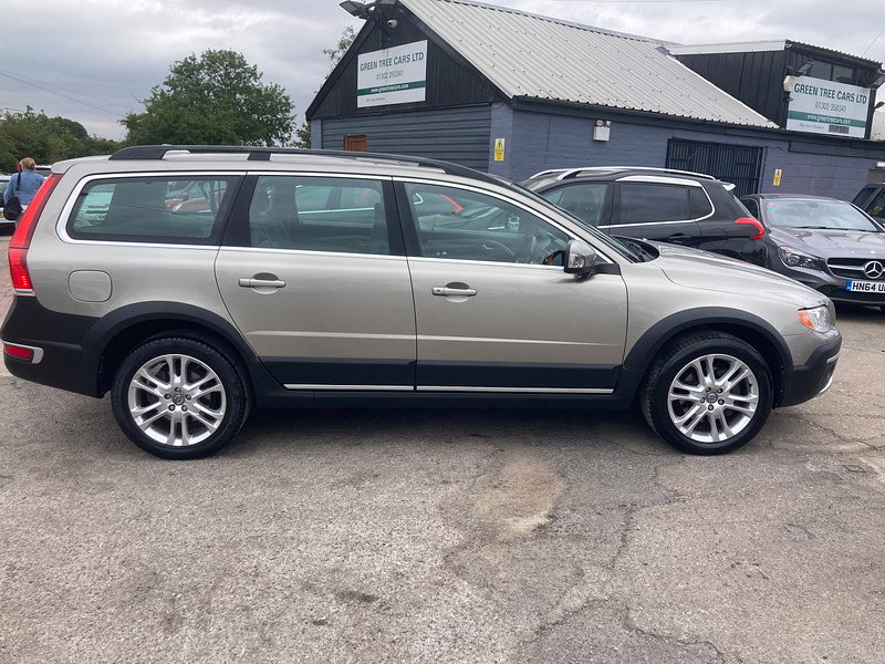 Volvo XC70 2.4 D5 SE Lux Estate 5dr Diesel Geartronic AWD Euro 5 (215 ps) 5dr Automatic 2026