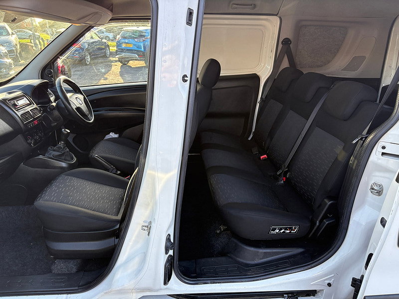 Vauxhall Combo 1.3 CDTi 2300 16v Panel Van 3dr Diesel Manual FWD L1 H1 (133 g/km, 89 bhp) 3dr Manual 2026