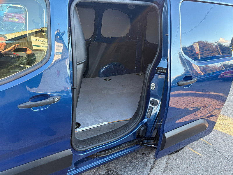 Vauxhall Combo 1.6 Turbo D 2000 Sportive Panel Van 4dr Diesel Manual L1 H1 Euro 6 (s/s) (100 ps) 4dr Manual 2026