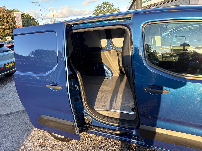 Vauxhall Combo 1.6 Turbo D 2000 Sportive Panel Van 4dr Diesel Manual L1 H1 Euro 6 (s/s) (100 ps) 4dr Manual 2026