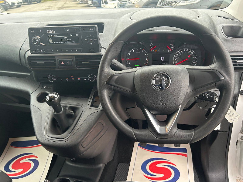 Vauxhall Combo 1.6 Turbo D 2300 Edition Panel Van 6dr Diesel Manual L2 Euro 6 (s/s) (100 ps) 6dr Manual 2026