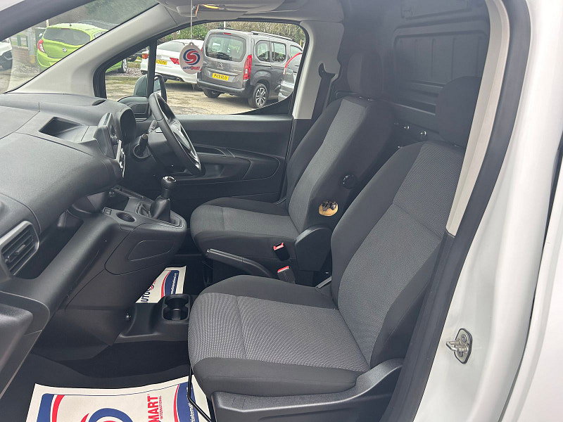 Vauxhall Combo 1.6 Turbo D 2300 Edition Panel Van 6dr Diesel Manual L2 Euro 6 (s/s) (100 ps) 6dr Manual 2026