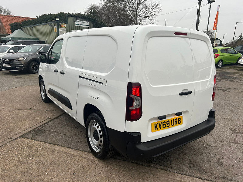 Vauxhall Combo 1.6 Turbo D 2300 Edition Panel Van 6dr Diesel Manual L2 Euro 6 (s/s) (100 ps) 6dr Manual 2026
