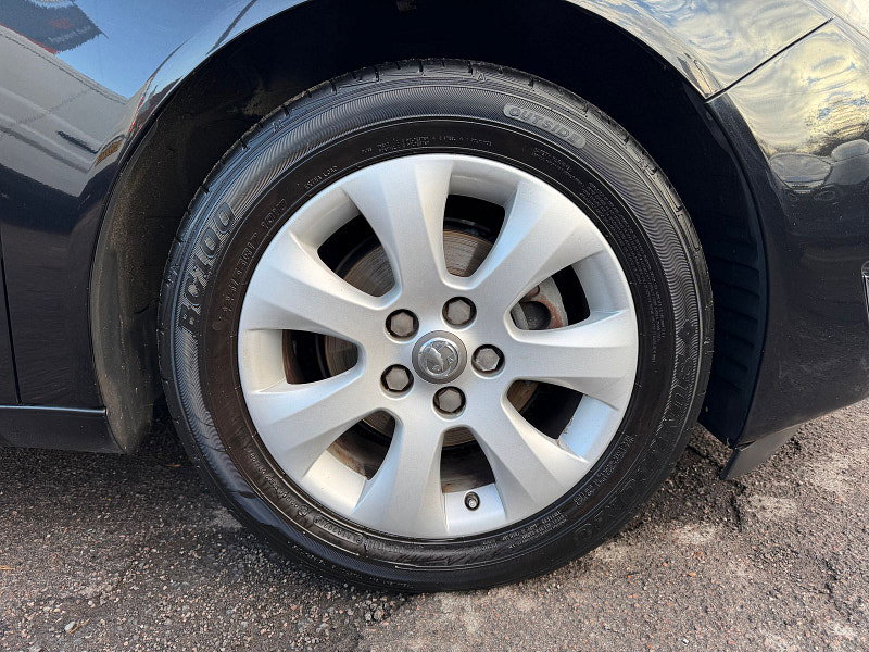 Vauxhall Insignia 2.0 CDTi ecoFLEX Tech Line Hatchback 5dr Diesel Manual Euro 5 (s/s) (140 ps) 5dr Manual 2026