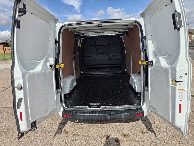 Ford Transit Custom 2.0 300 EcoBlue Trend Panel Van 5dr Diesel Manual L2 H1 Euro 6 (130 ps) 5dr Manual 2026