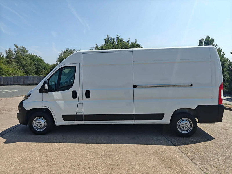 Peugeot Boxer 2.2 BlueHDi 335 LWB Professional Premium + Panel Van 5dr Diesel Manual L3 H2 Euro 6 (s/s) (140 ps) 5dr Manual 2026