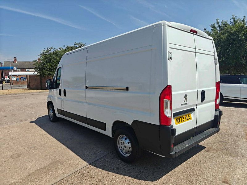 Peugeot Boxer 2.2 BlueHDi 335 LWB Professional Premium + Panel Van 5dr Diesel Manual L3 H2 Euro 6 (s/s) (140 ps) 5dr Manual 2026
