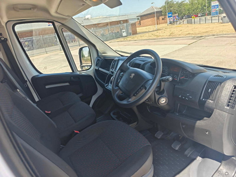 Peugeot Boxer 2.2 BlueHDi 335 LWB Professional Premium + Panel Van 5dr Diesel Manual L3 H2 Euro 6 (s/s) (140 ps) 5dr Manual 2026