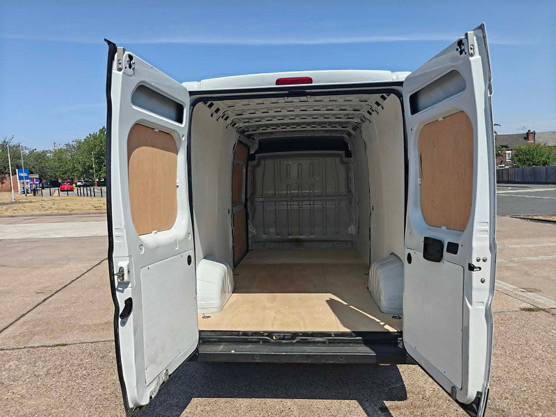 Peugeot Boxer 2.2 BlueHDi 335 LWB Professional Premium + Panel Van 5dr Diesel Manual L3 H2 Euro 6 (s/s) (140 ps) 5dr Manual 2026