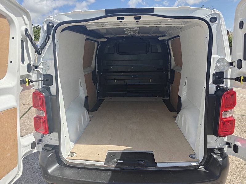 Peugeot Expert 2.0 BlueHDi 1400 Professional Standard Panel Van 6dr Diesel Manual MWB Euro 6 (s/s) (120 ps) 6dr Manual 2026