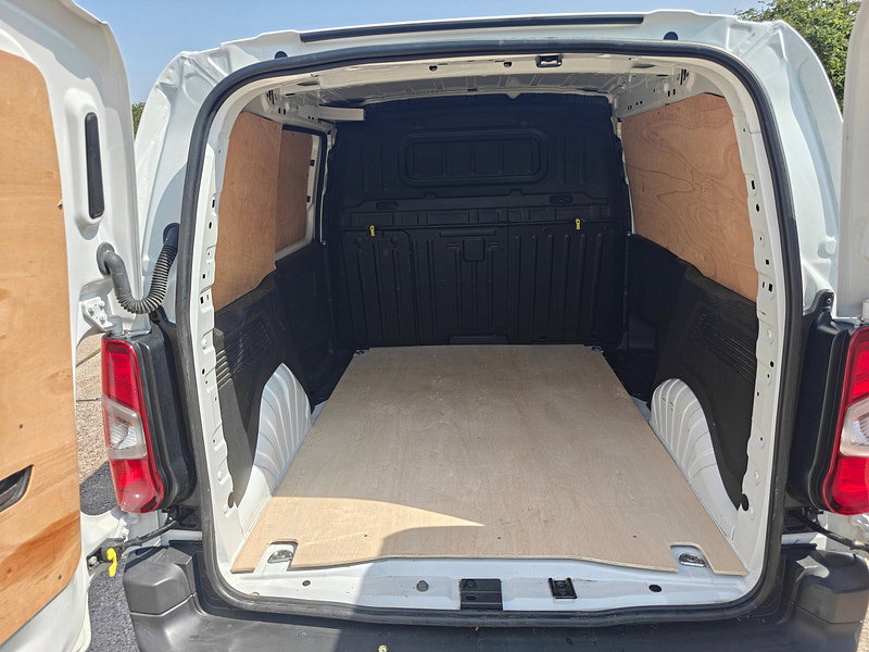 Peugeot Partner 1.5 BlueHDi 1000 Professional Premium + Standard Panel Van 5dr Diesel Manual SWB Euro 6 (s/s) (100 bhp) 5dr Manual 2026