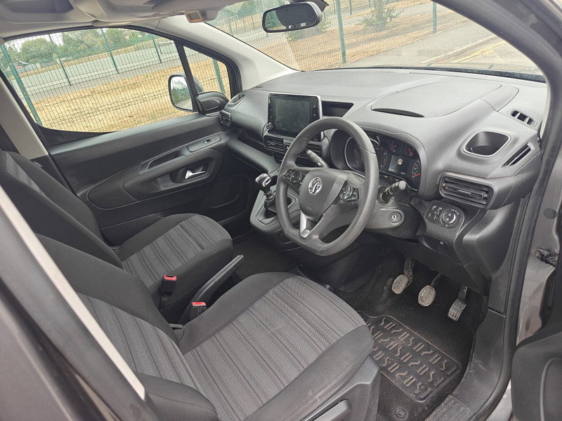 Vauxhall Combo Life 1.2 Turbo GPF Energy XL MPV 5dr Petrol Manual Euro 6 (s/s) (110 ps) 5dr Manual 2026