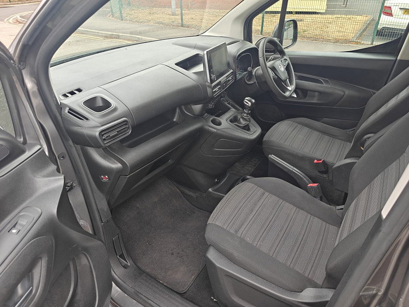 Vauxhall Combo Life 1.2 Turbo GPF Energy XL MPV 5dr Petrol Manual Euro 6 (s/s) (110 ps) 5dr Manual 2026
