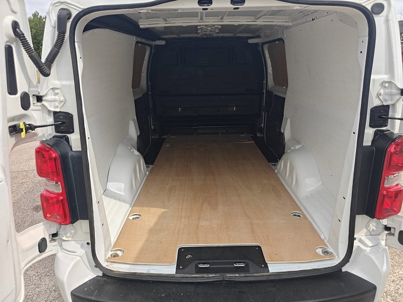 Vauxhall Vivaro 2.0 Turbo D 3100 Sportive Panel Van 5dr Diesel Manual L2 H1 Euro 6 (s/s) (120 ps) 5dr Manual 2026