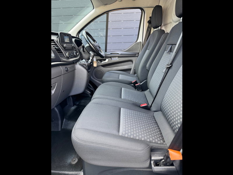 Ford Transit Custom 2.0 300 EcoBlue Trend Panel Van 5dr Diesel Manual L2 H1 Euro 6 (105 ps)