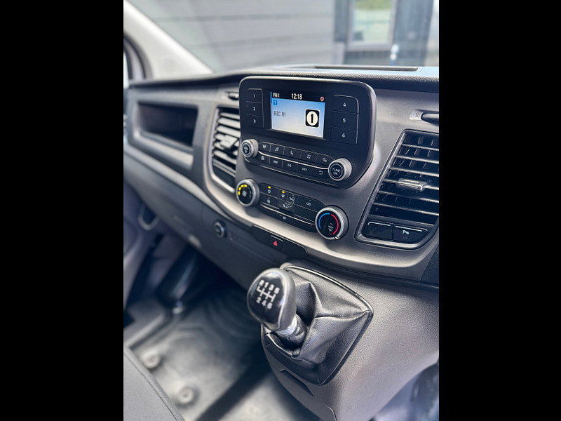 Ford Transit Custom 2.0 300 EcoBlue Trend Panel Van 5dr Diesel Manual L2 H1 Euro 6 (105 ps)