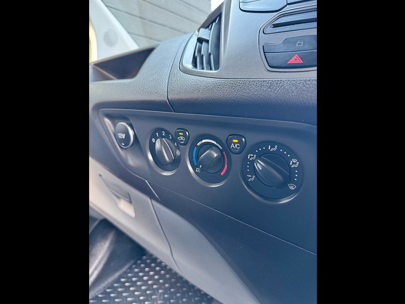 Ford Transit Custom 2.2 TDCi 310 ECOnetic Panel Van 5dr Diesel Manual L2 H1 (166 g/km, 98 bhp)