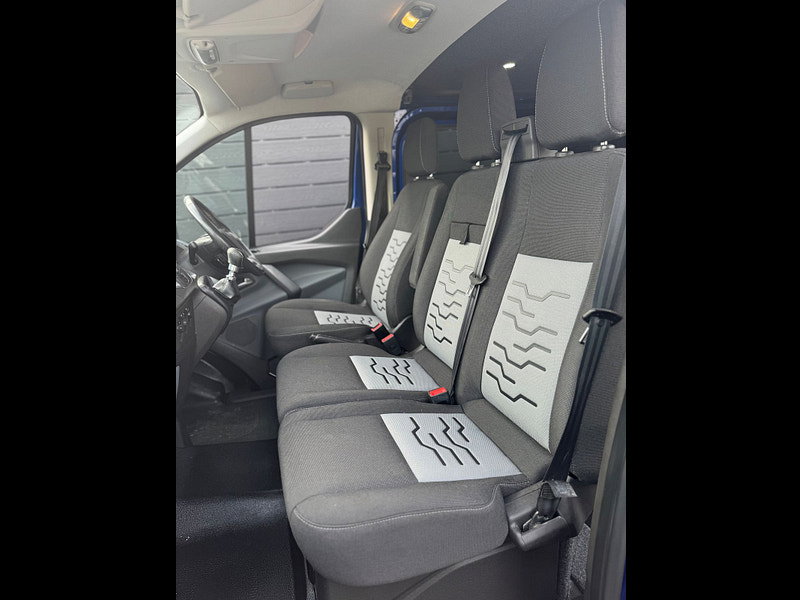 Ford Transit Custom 2.2L 290 Ltd E-Tech Diesel Manual Euro 5 (123 bhp) 5dr Manual 2026