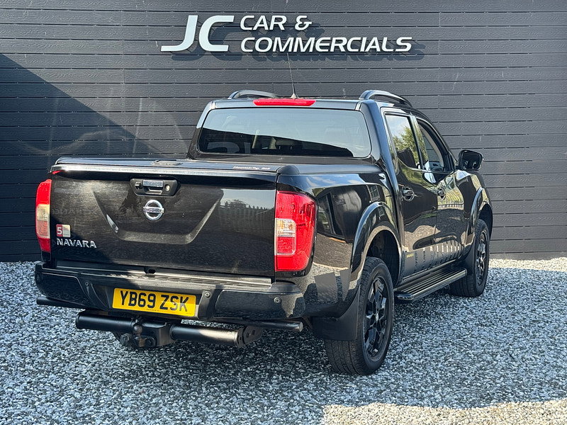 Nissan Navara 2.3 dCi N-Guard Pickup Double Cab 4dr Diesel Auto 4WD Euro 6 (190 ps)