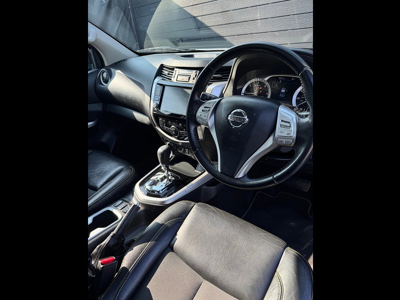Nissan Navara 2.3 dCi N-Guard Pickup Double Cab 4dr Diesel Auto 4WD Euro 6 (190 ps)