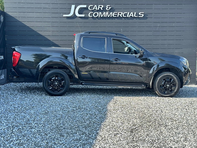 Nissan Navara 2.3 dCi N-Guard Pickup Double Cab 4dr Diesel Auto 4WD Euro 6 (190 ps)